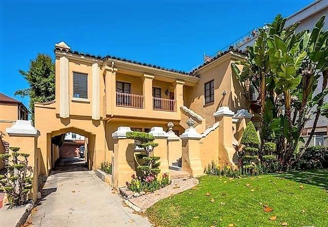 Condo for rent at 223 1 2 S Gale Dr, Beverly Hills, CA 90211