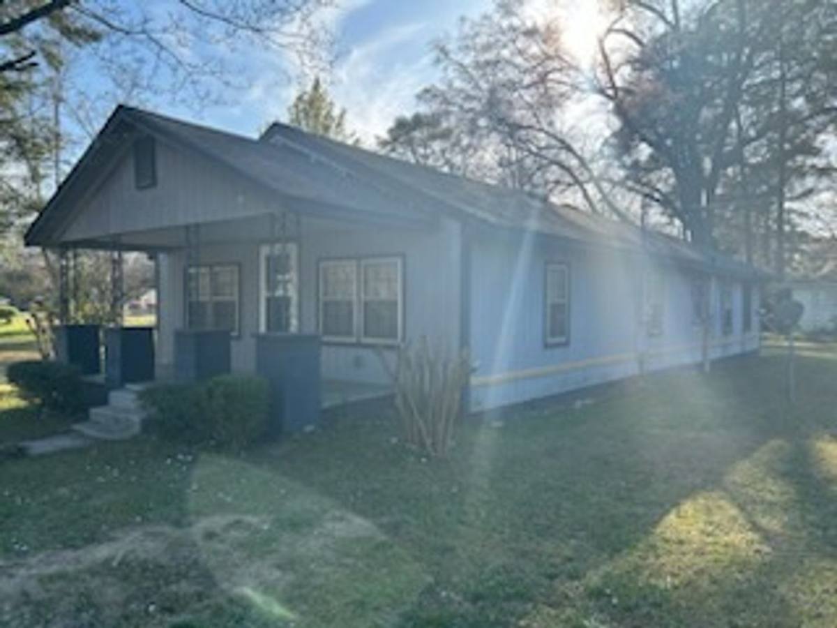 House for rent at 130 Grantham St, Red Springs, NC 28377