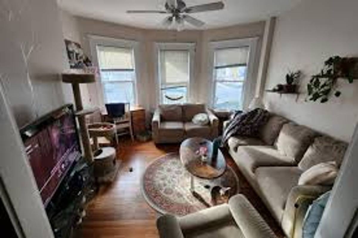 Apartment for rent at 137 Brooks St #1A, Brighton, MA 02135