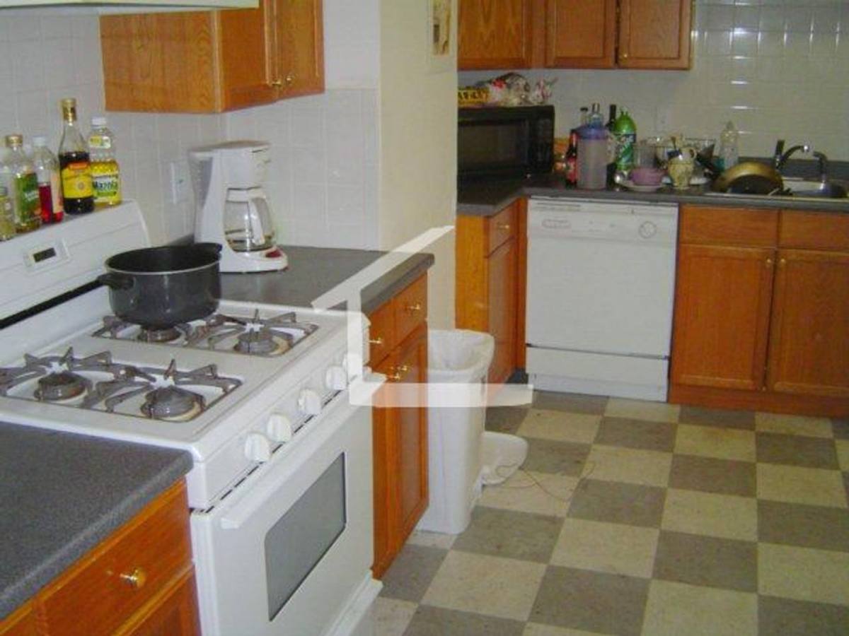 Apartment for rent at 137 Brooks St #1A, Brighton, MA 02135