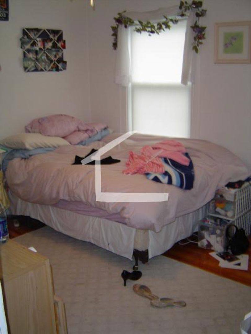 Apartment for rent at 137 Brooks St #1A, Brighton, MA 02135