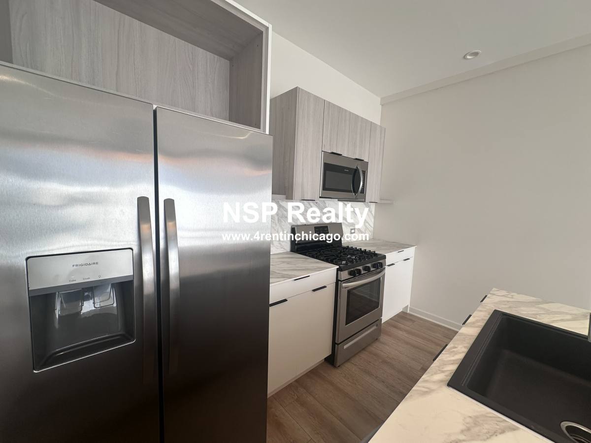 Apartment for rent at 3207 Narragansett #406, Chicago, IL 60634