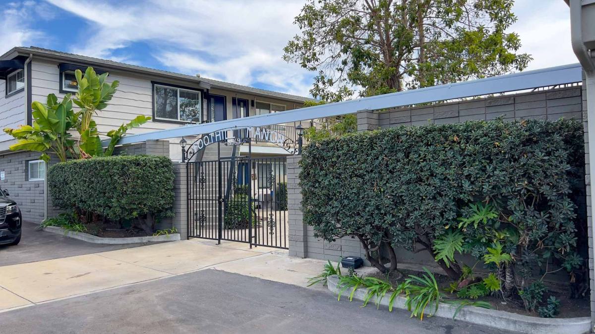 Apartment for rent at 8969 Grossmont Blvd, La Mesa, CA 91941