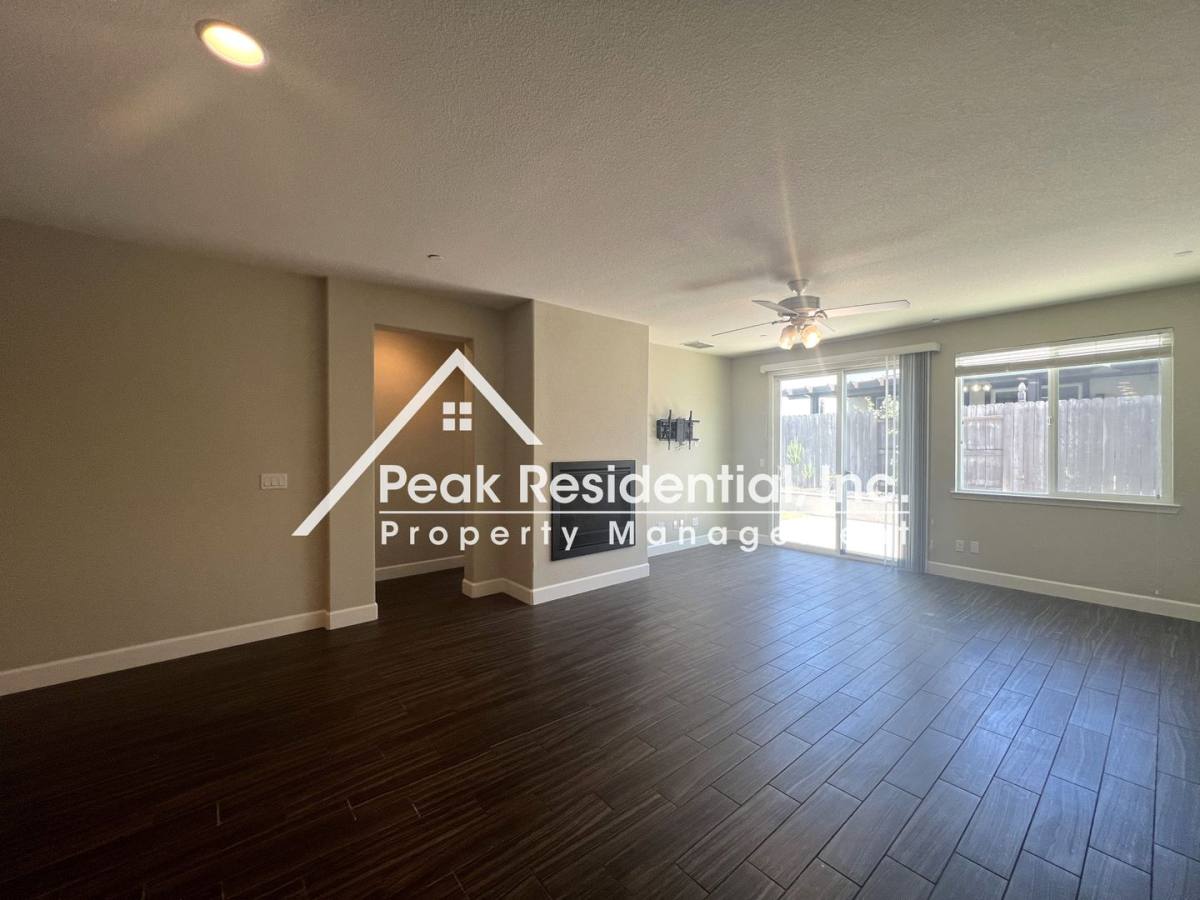 House for rent at 9369 Sierra Creek Dr, Elk Grove, CA 95624