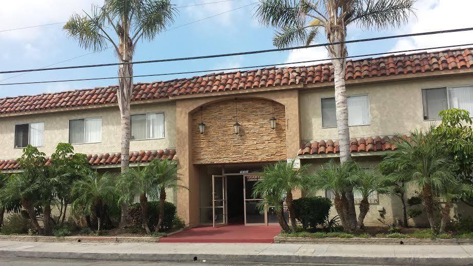 Apartment for rent at 14101 Doty Ave, Hawthorne, CA 90250