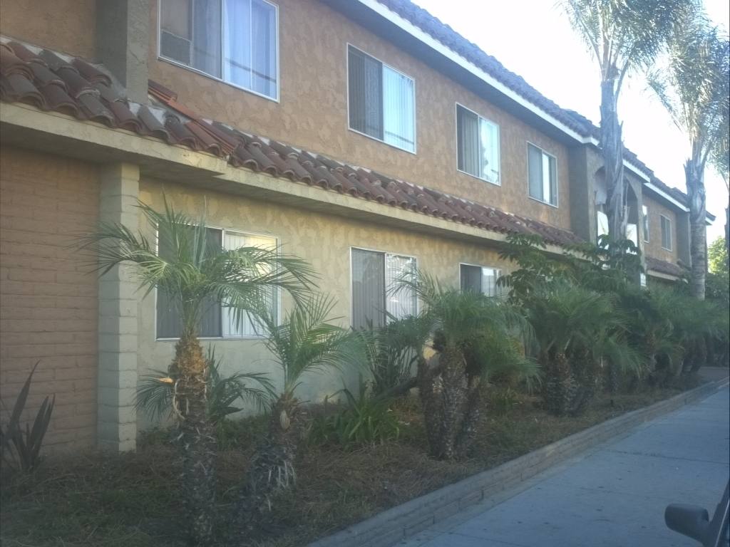 Apartment for rent at 14101 Doty Ave, Hawthorne, CA 90250