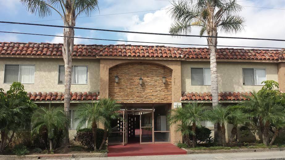 Apartment for rent at 14101 Doty Ave, Hawthorne, CA 90250
