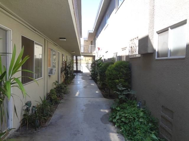 Apartment for rent at 14101 Doty Ave, Hawthorne, CA 90250