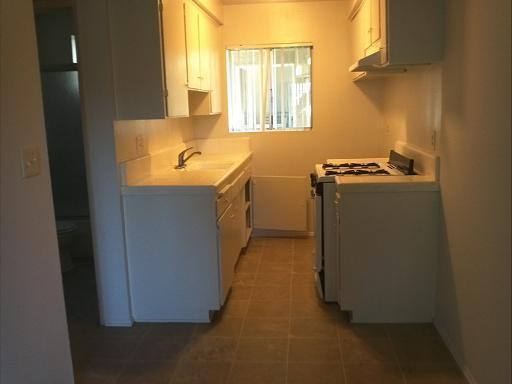 Apartment for rent at 14101 Doty Ave, Hawthorne, CA 90250