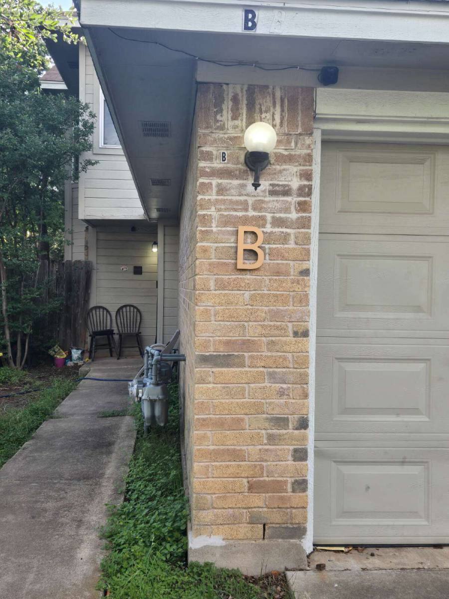 Townhouse for rent at 12301 Cahone Trail #B, Austin, TX 78729
