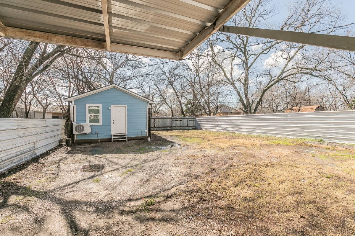 House for rent at 3524 Ave M #B, Fort Worth, TX 76105