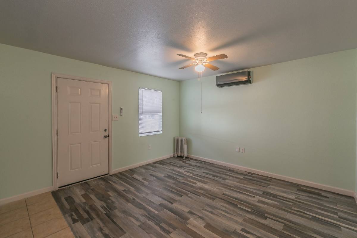 House for rent at 3524 Ave M #B, Fort Worth, TX 76105