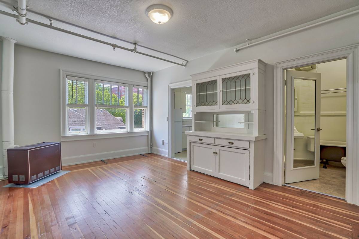 Apartment for rent at 1129 SW Columbia St, Portland, OR 97201