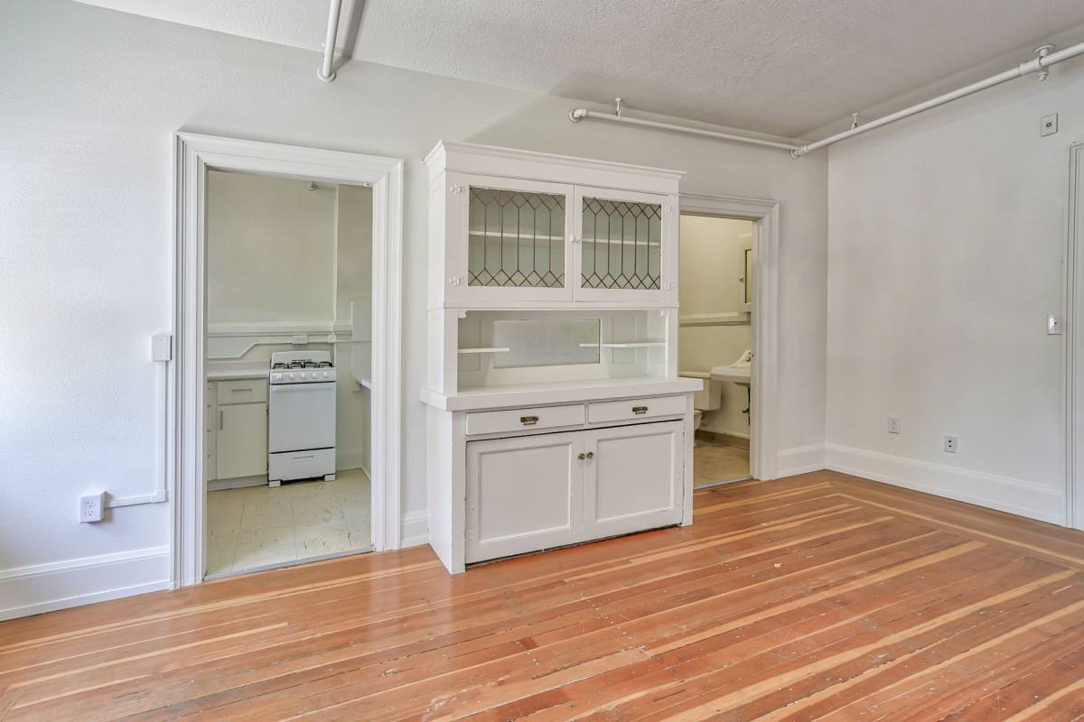 Apartment for rent at 1129 SW Columbia St, Portland, OR 97201