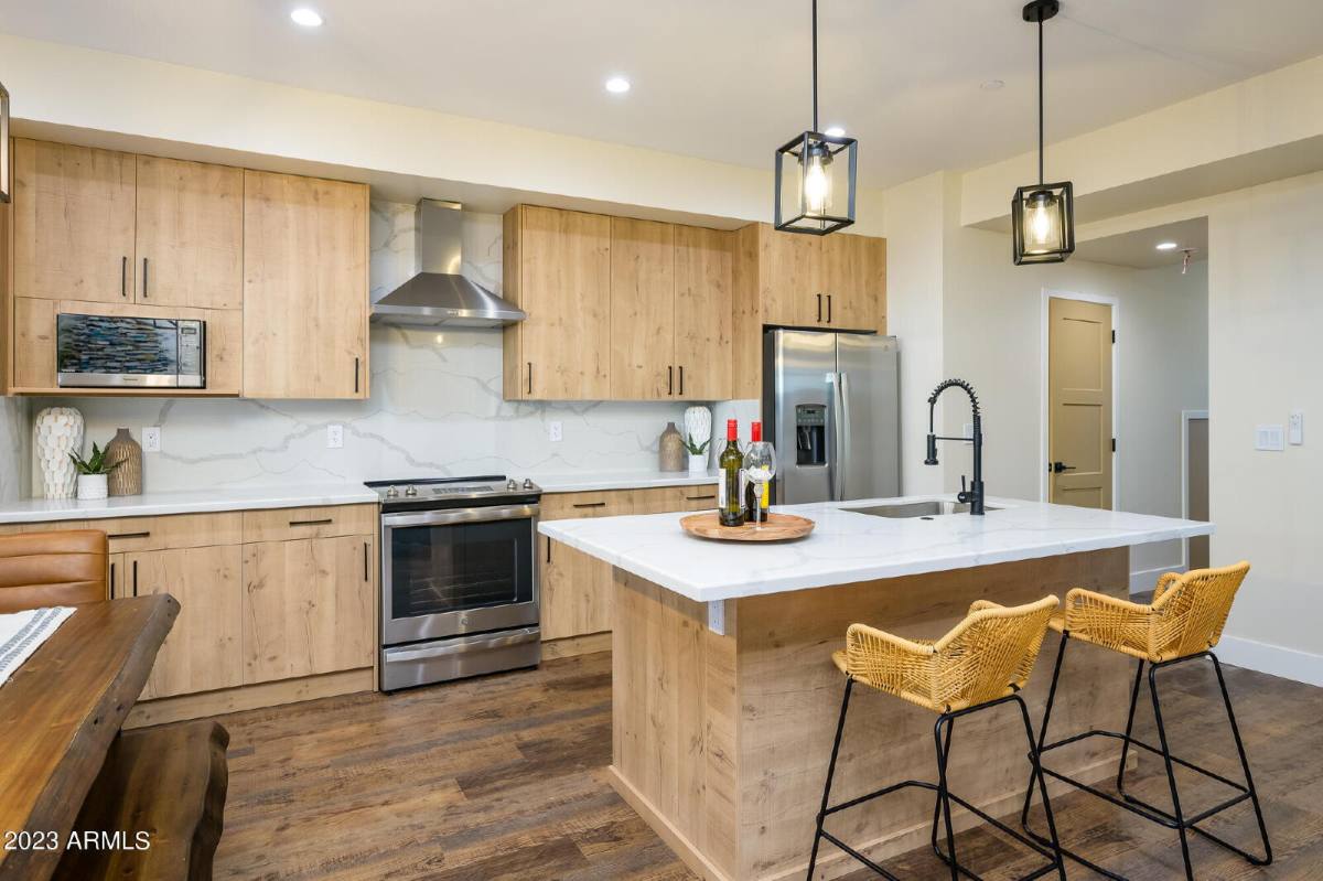 Townhouse for rent at 1621 W Medlock Dr, Phoenix, AZ 85015