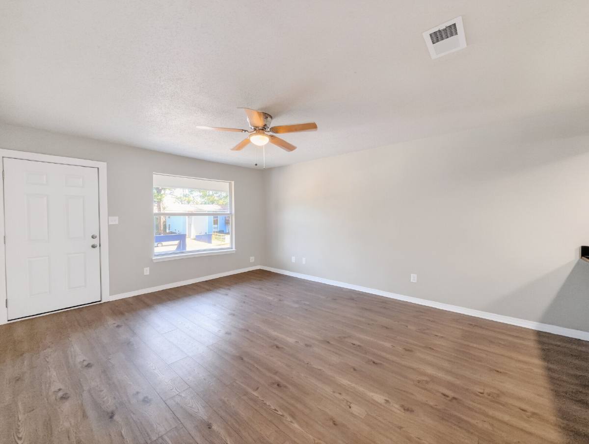 Apartment for rent at 512 Landview St #D, Fort Walton Beach, FL 32547