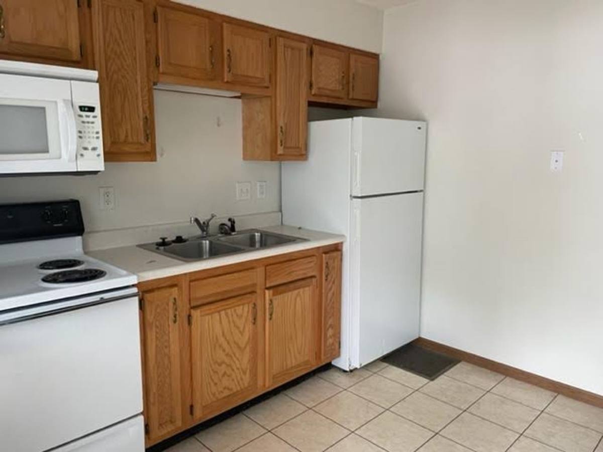 Apartment for rent at 1132-1142 6th St, Charleston, IL 61920