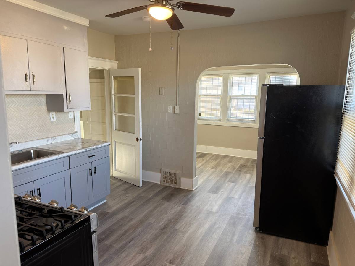 Apartment for rent at 13927 E Canfield, Detroit, MI 48215