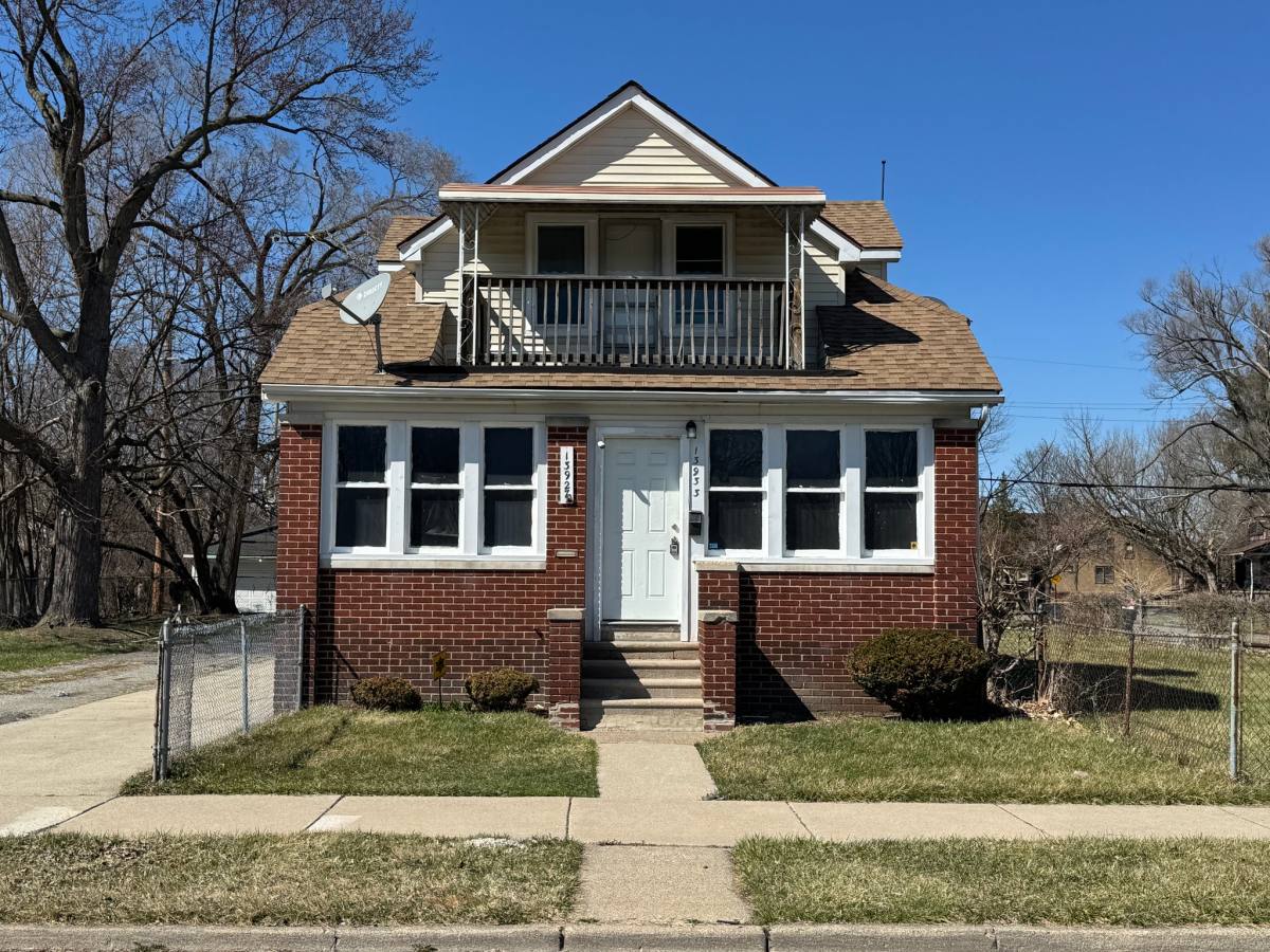Apartment for rent at 13927 E Canfield, Detroit, MI 48215