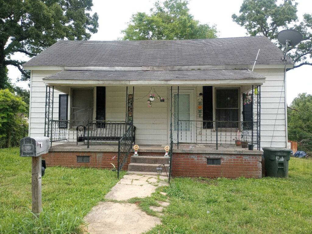 House for rent at 321 Beauregard St, Clinton, SC 29325
