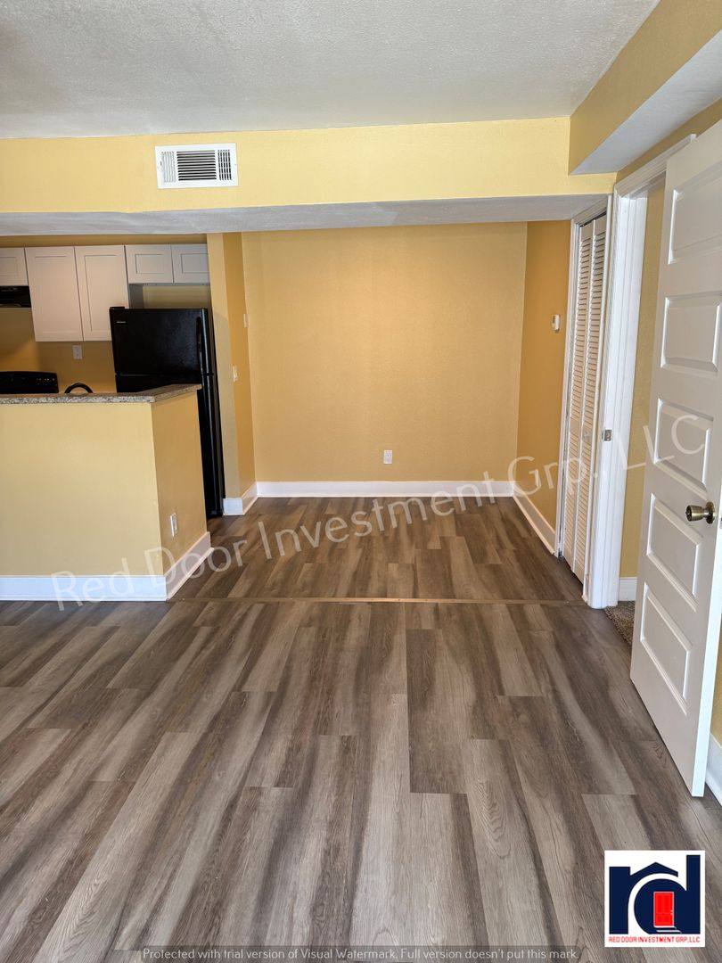 Apartment for rent at 305 W Grant St, Plant City, FL 33563
