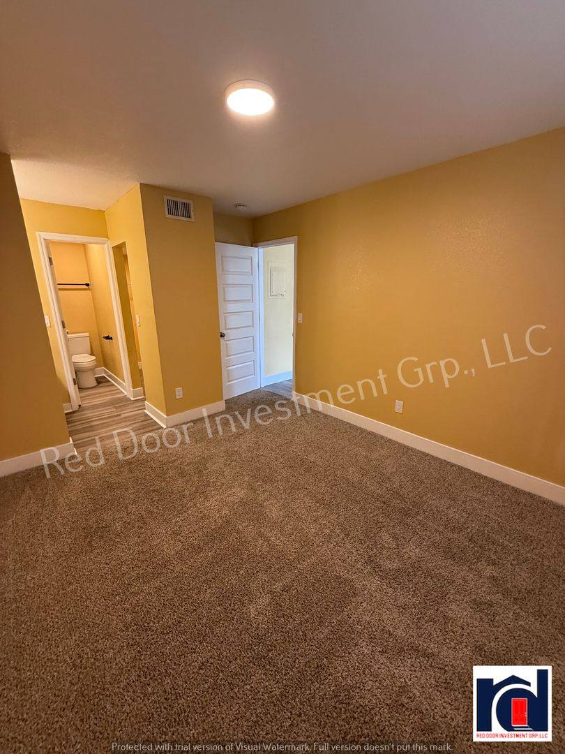 Apartment for rent at 305 W Grant St, Plant City, FL 33563