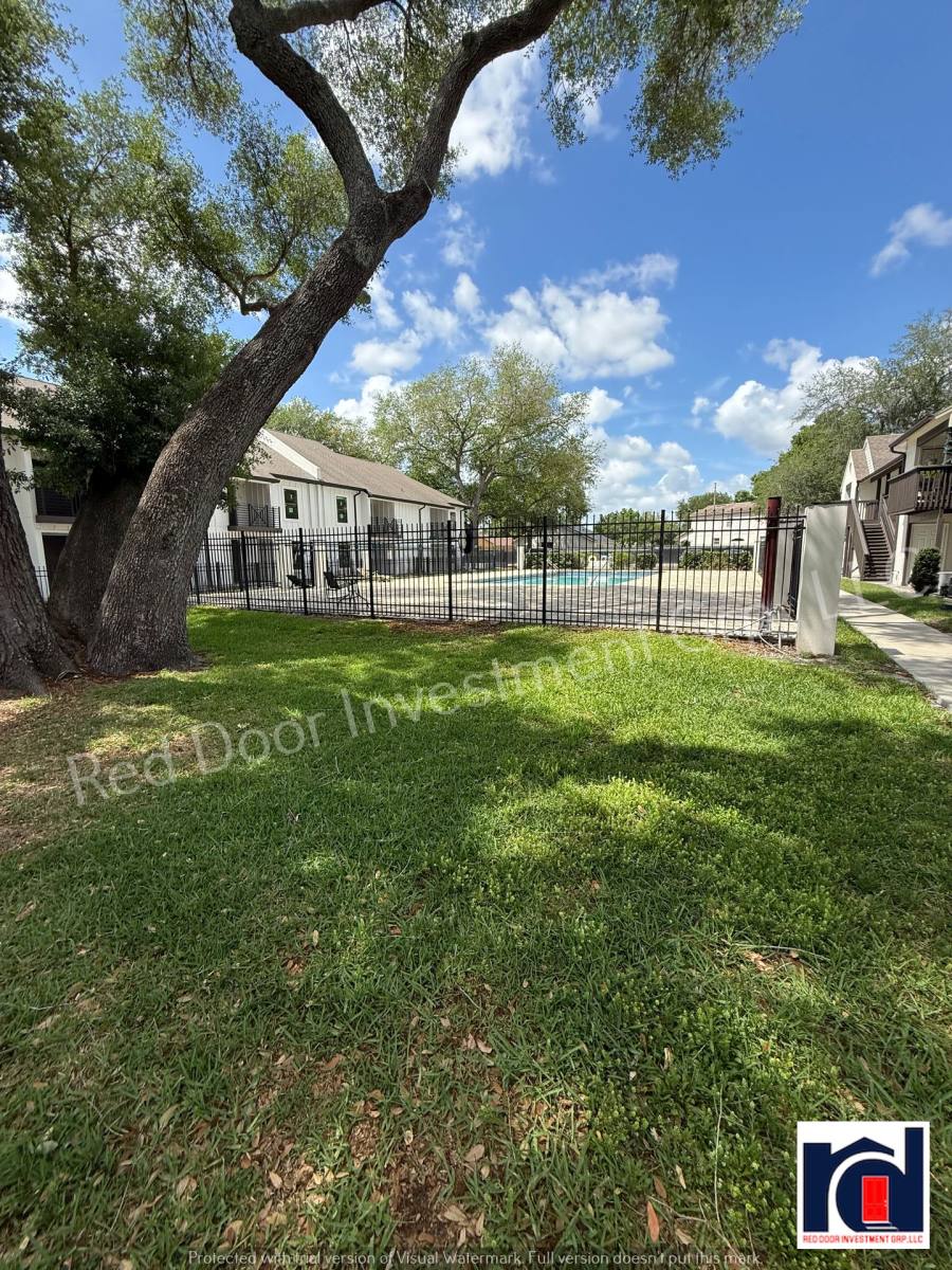 Apartment for rent at 305 W Grant St, Plant City, FL 33563