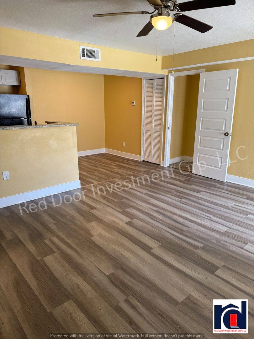 Apartment for rent at 305 W Grant St, Plant City, FL 33563