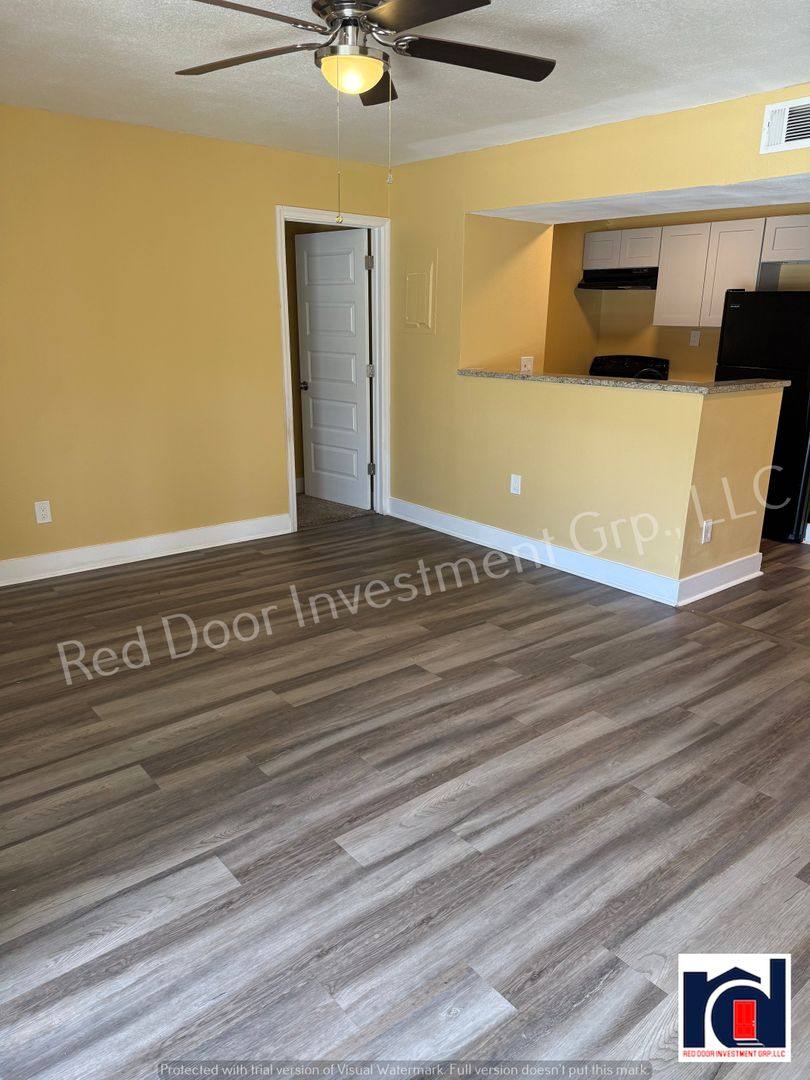 Apartment for rent at 305 W Grant St, Plant City, FL 33563