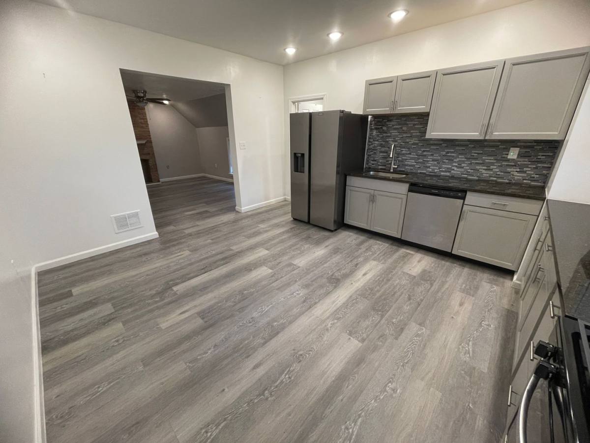 Apartment for rent at 148 Gray St #2, Pittsburgh, PA 15211