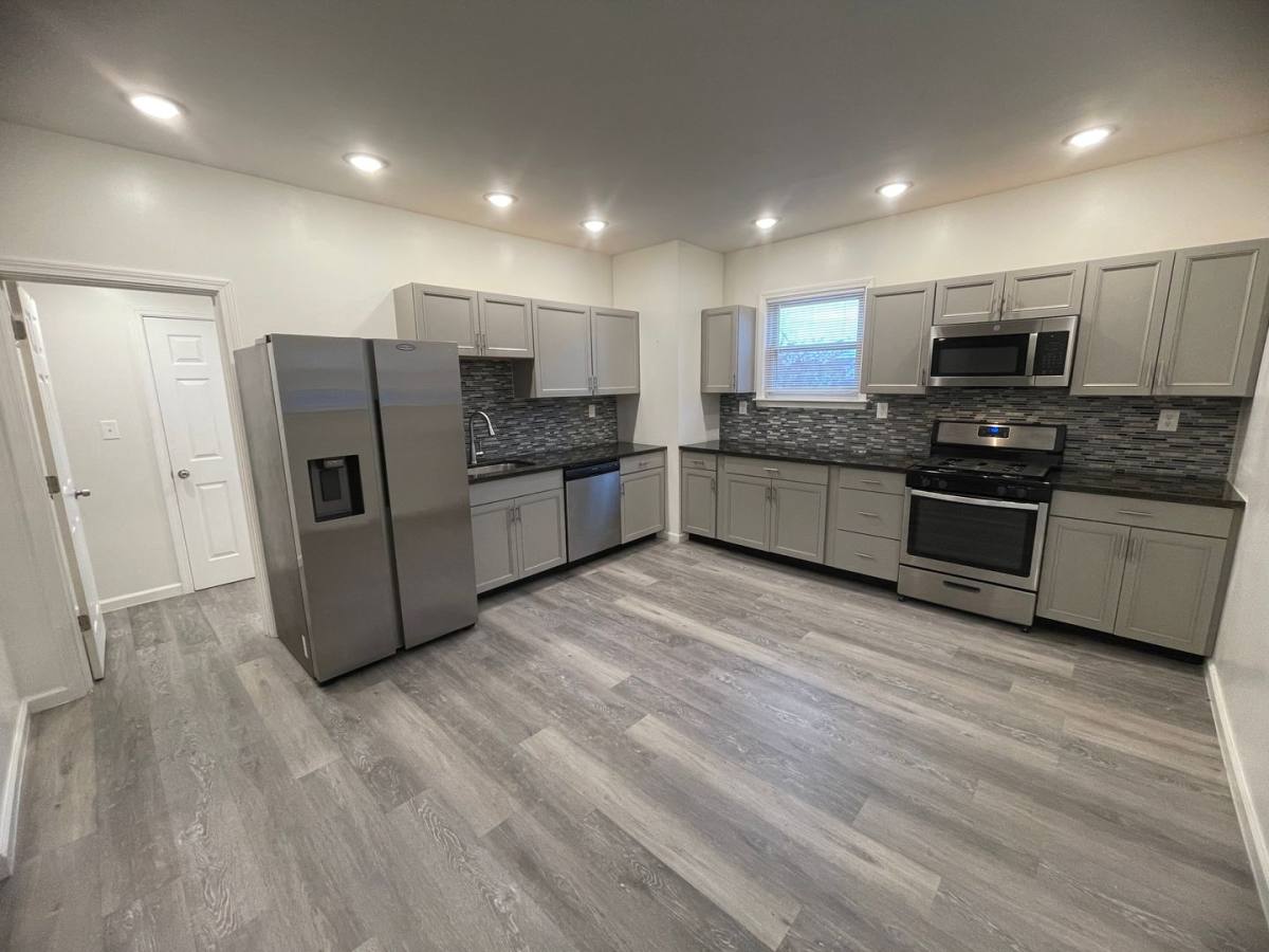 Apartment for rent at 148 Gray St #2, Pittsburgh, PA 15211