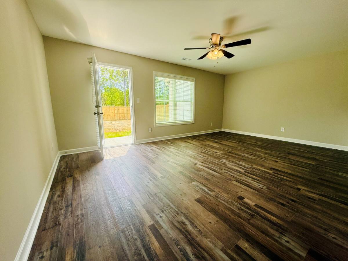 Townhouse for rent at 8107 King Rd, Fayetteville, NC 28306