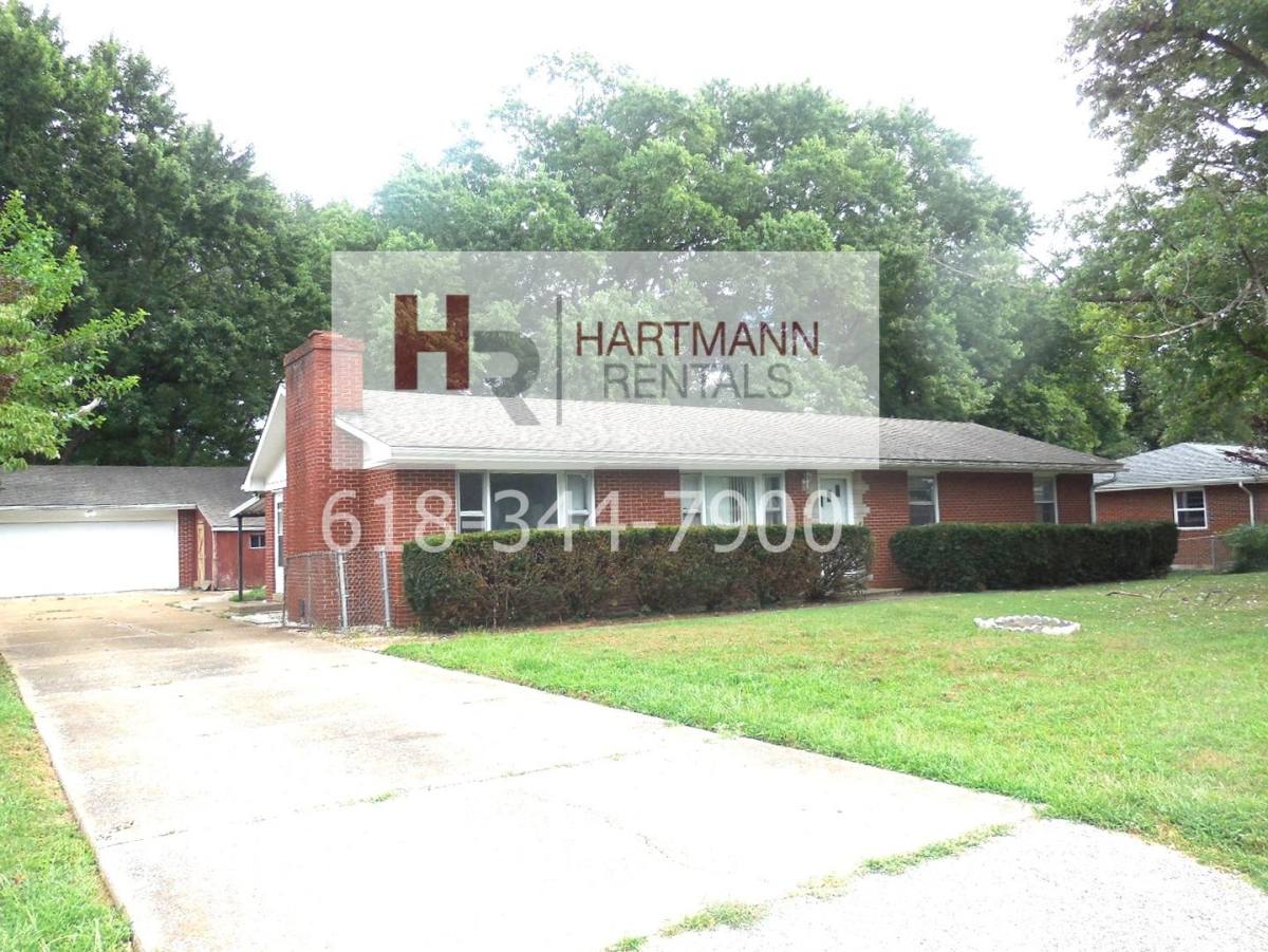 House for rent at 1302 Eileen St, Collinsville, IL 62234