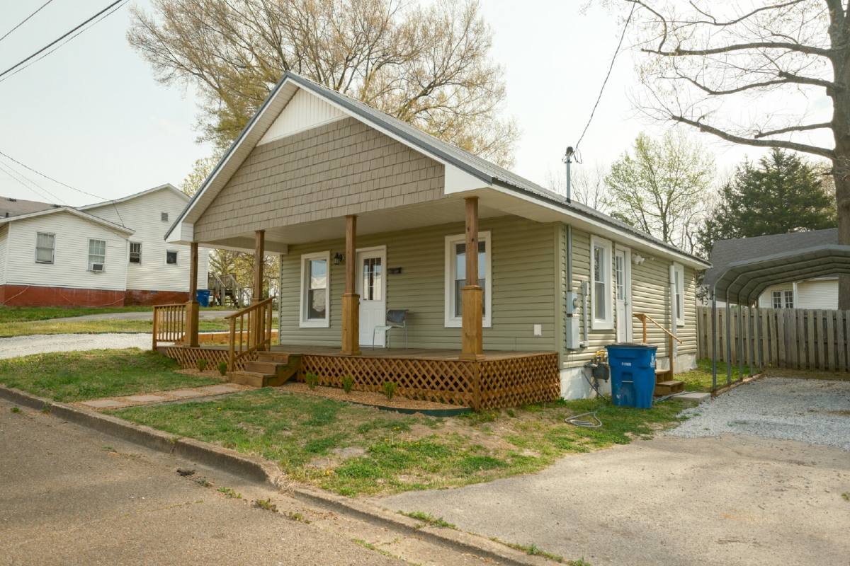 House for rent at 204 Oakland St, Martin, TN 38237