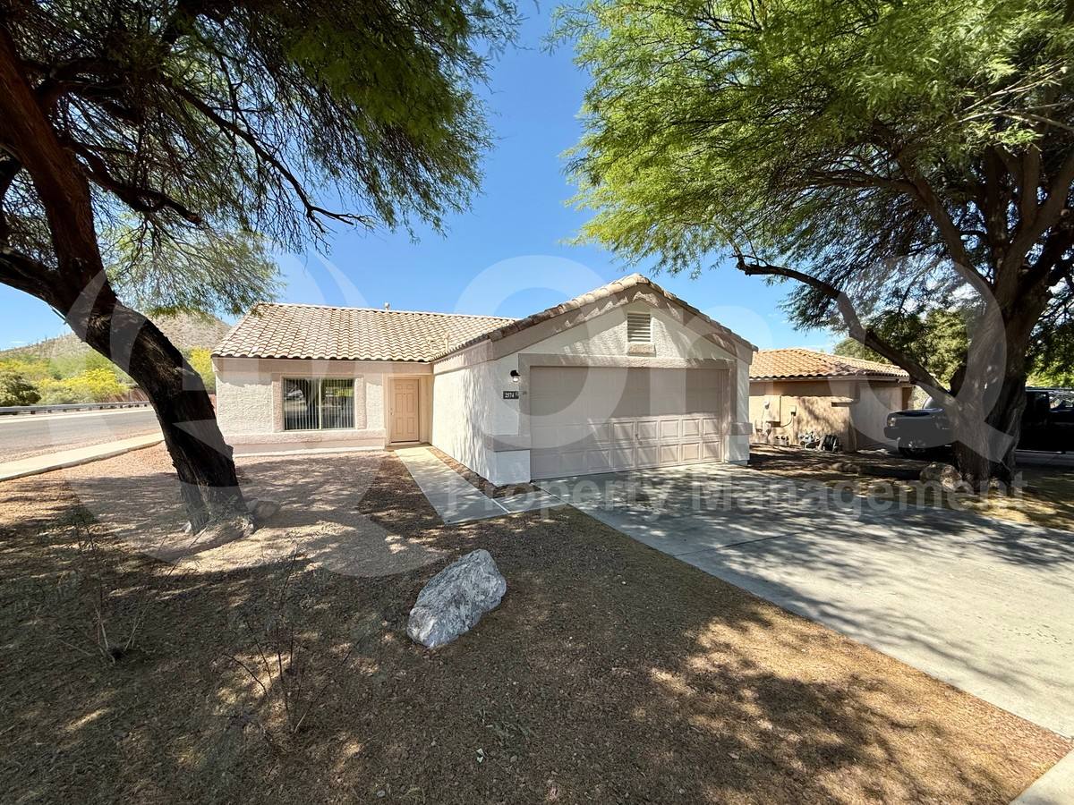 House for rent at 2574 W Southern Star Dr, Tucson, AZ 85713