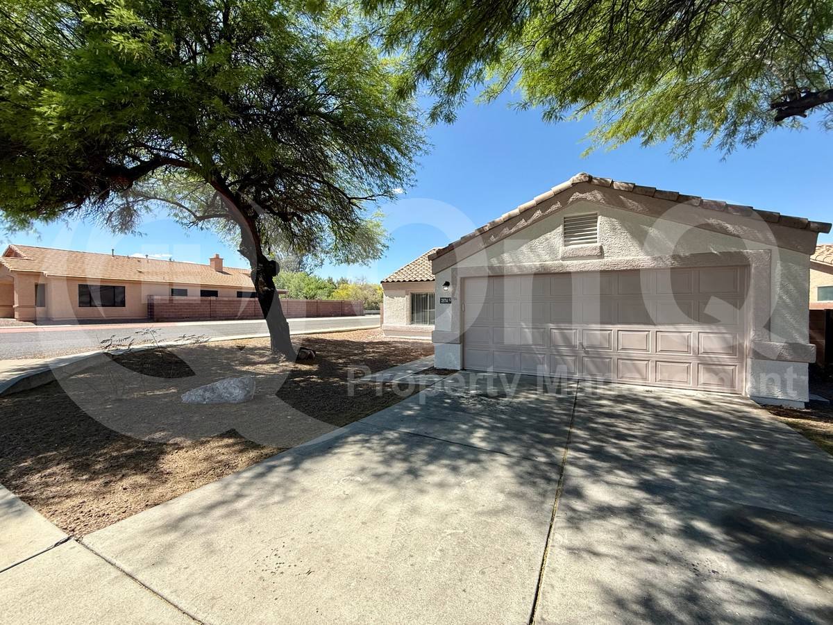 House for rent at 2574 W Southern Star Dr, Tucson, AZ 85713