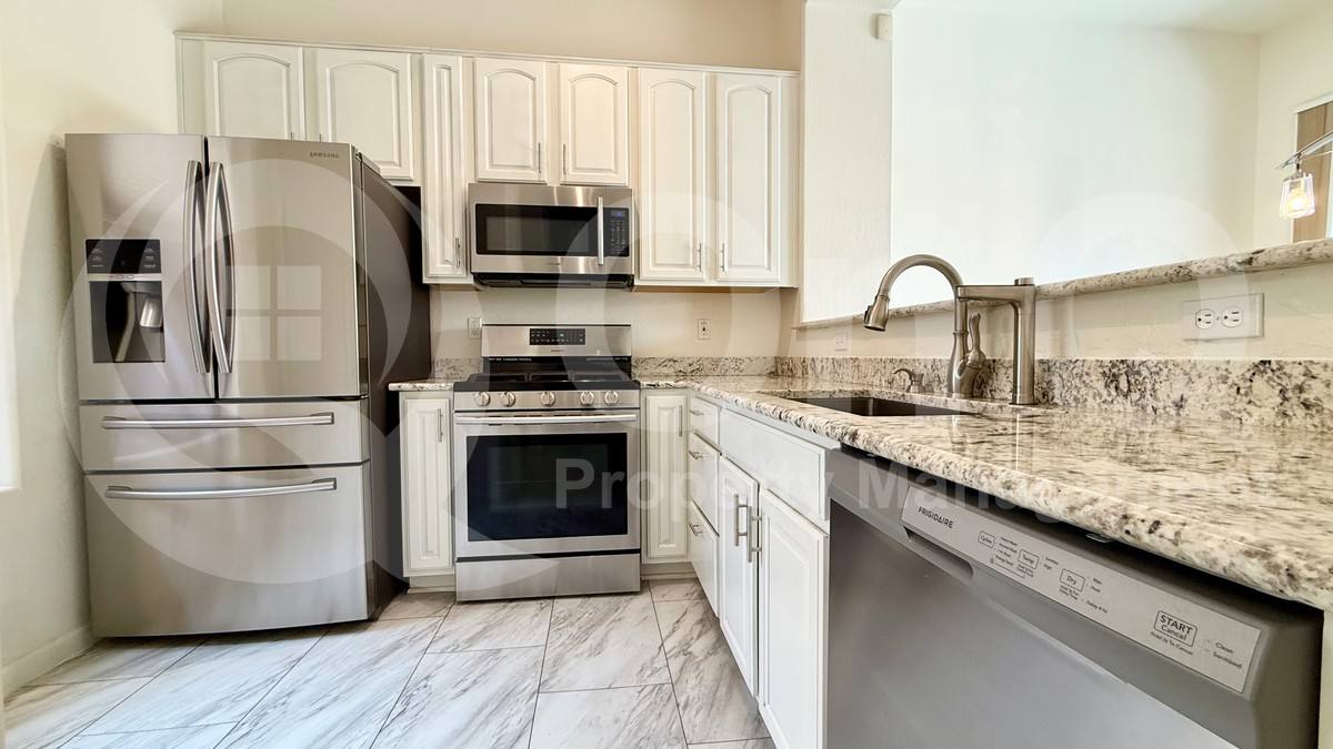 Townhouse for rent at 1387 W Marlin Dr, Chandler, AZ 85286