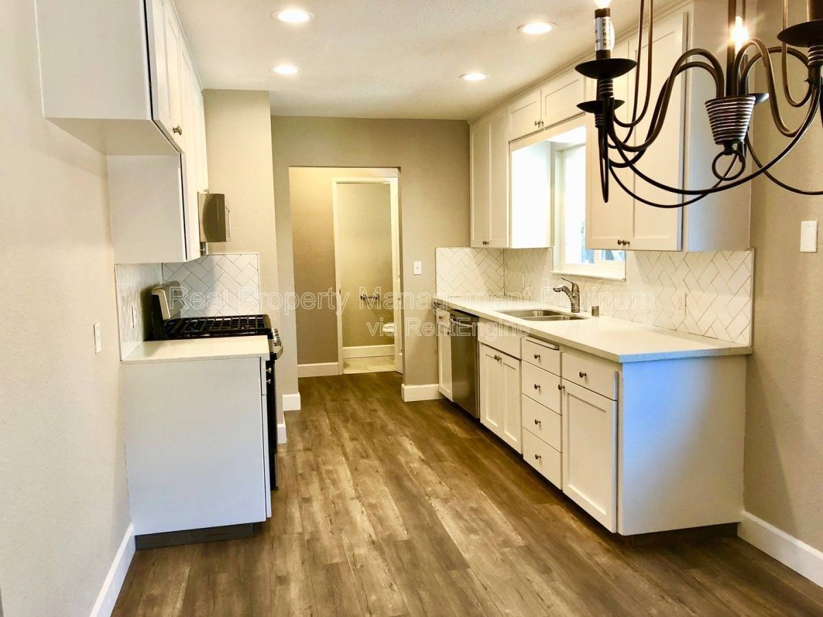 House for rent at 3653 N Shirley Ave, Fresno, CA 93727