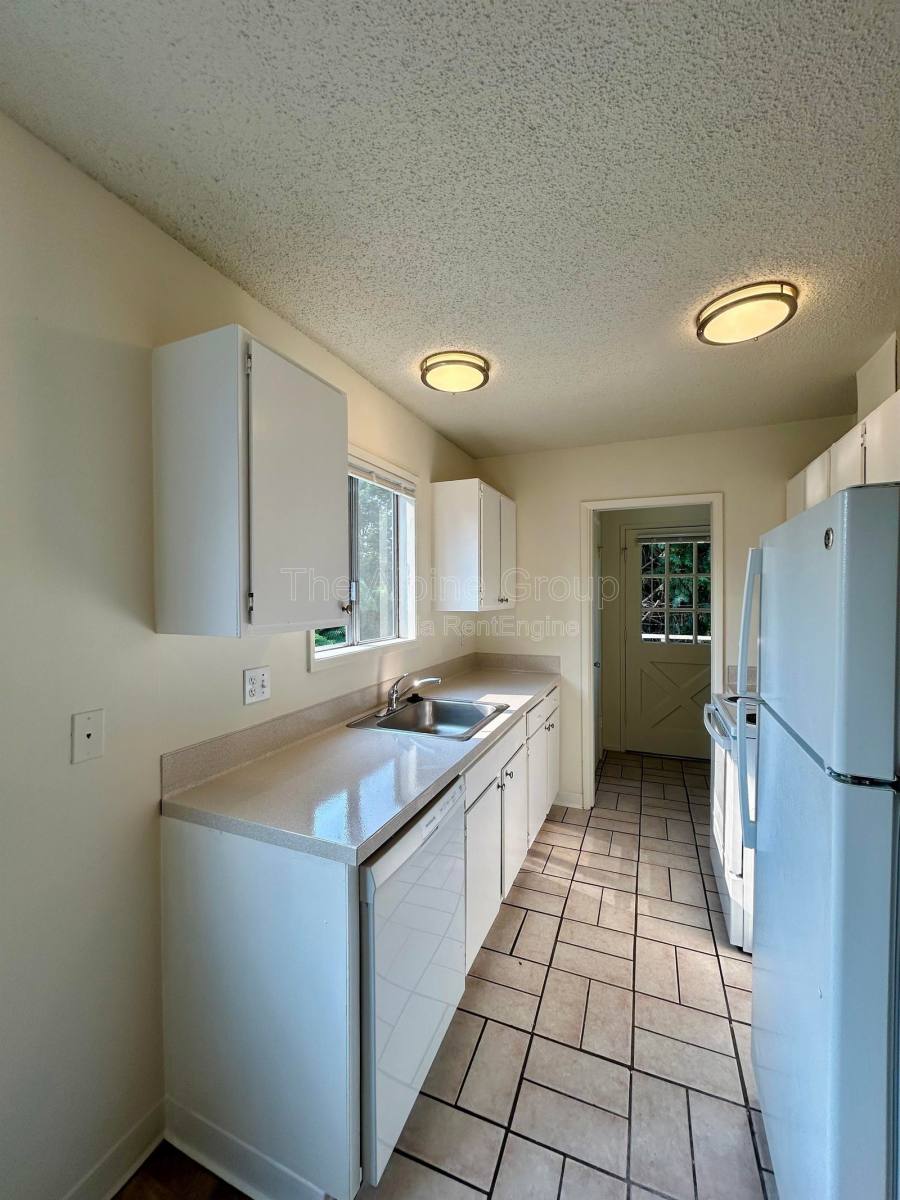 Apartment for rent at 6041 SW Valley Ave, Beaverton, OR 97008