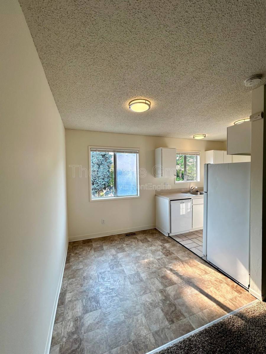 Apartment for rent at 6041 SW Valley Ave, Beaverton, OR 97008