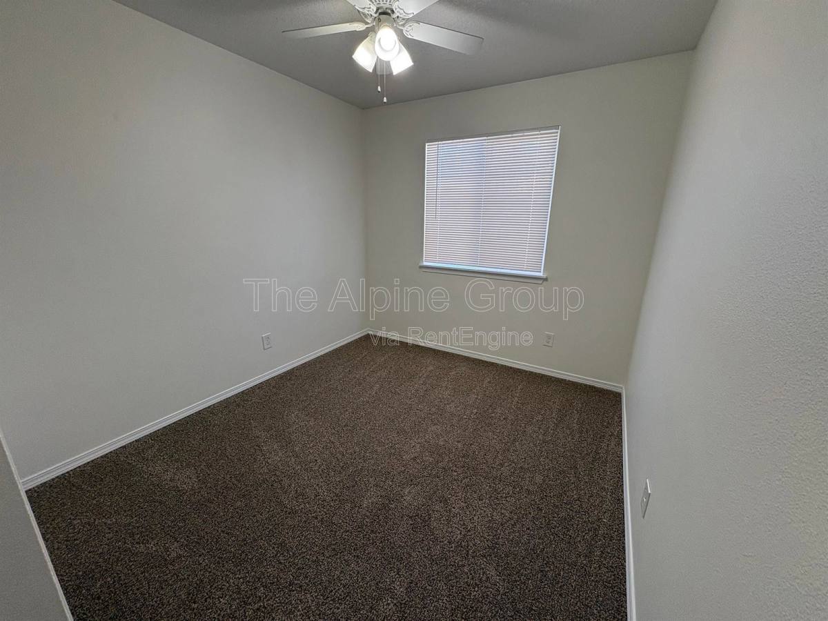 Townhouse for rent at 210 NW Connell Ave, Hillsboro, OR 97124
