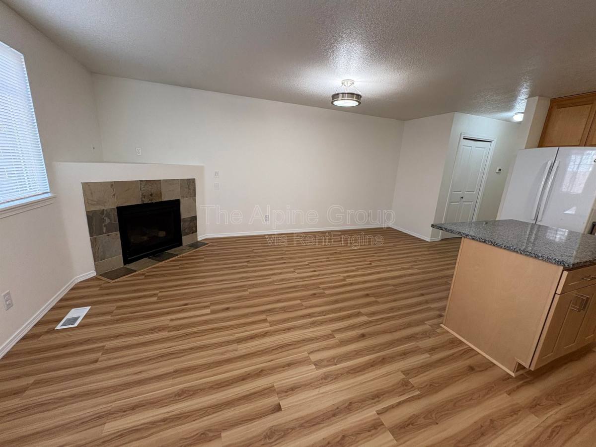 Townhouse for rent at 210 NW Connell Ave, Hillsboro, OR 97124