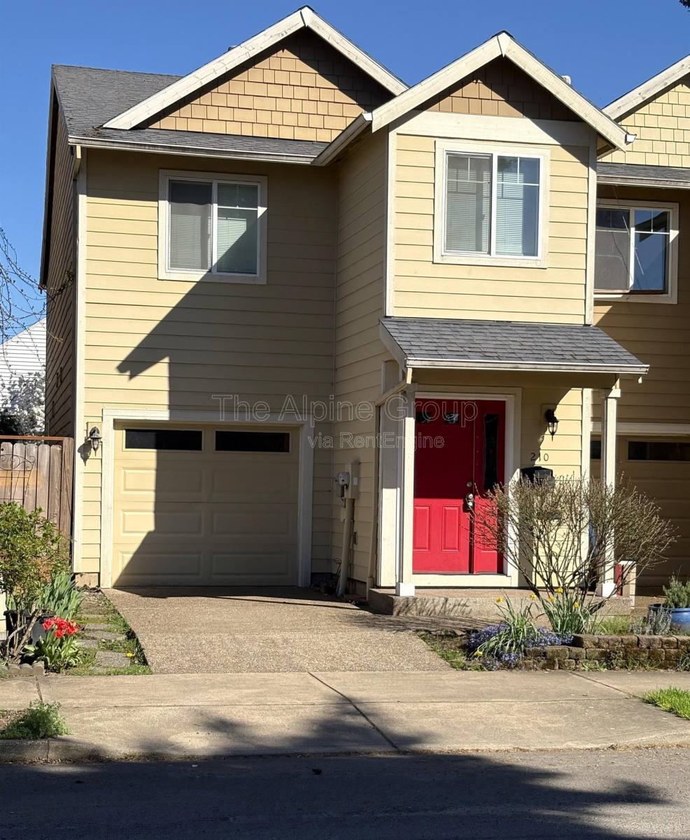 Townhouse for rent at 210 NW Connell Ave, Hillsboro, OR 97124