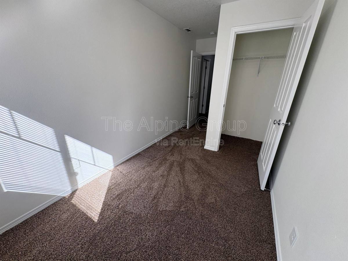 Townhouse for rent at 210 NW Connell Ave, Hillsboro, OR 97124