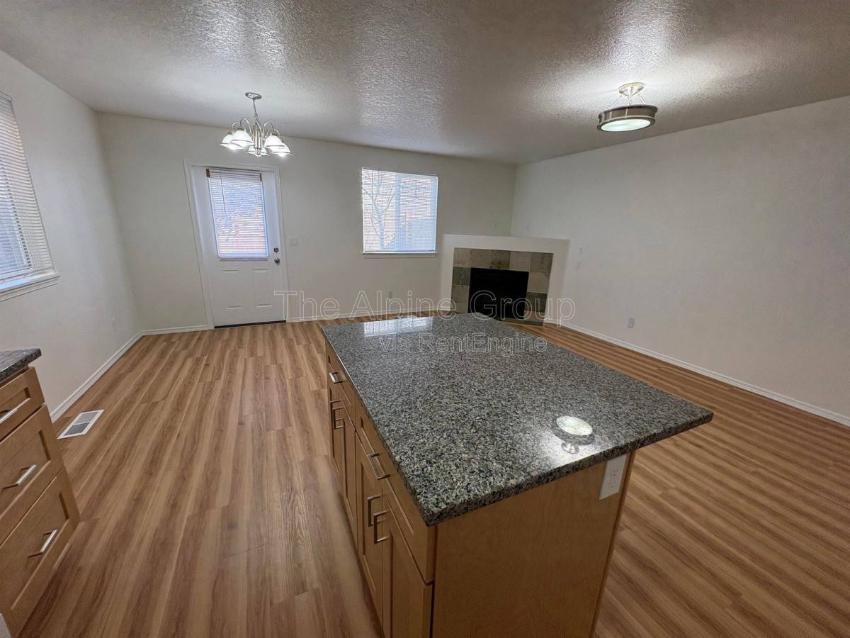 Townhouse for rent at 210 NW Connell Ave, Hillsboro, OR 97124