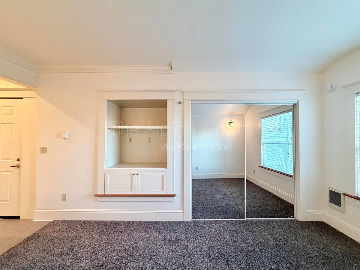 Apartment for rent at 4318 SE Milwaukie Ave #3, Portland, OR 97202