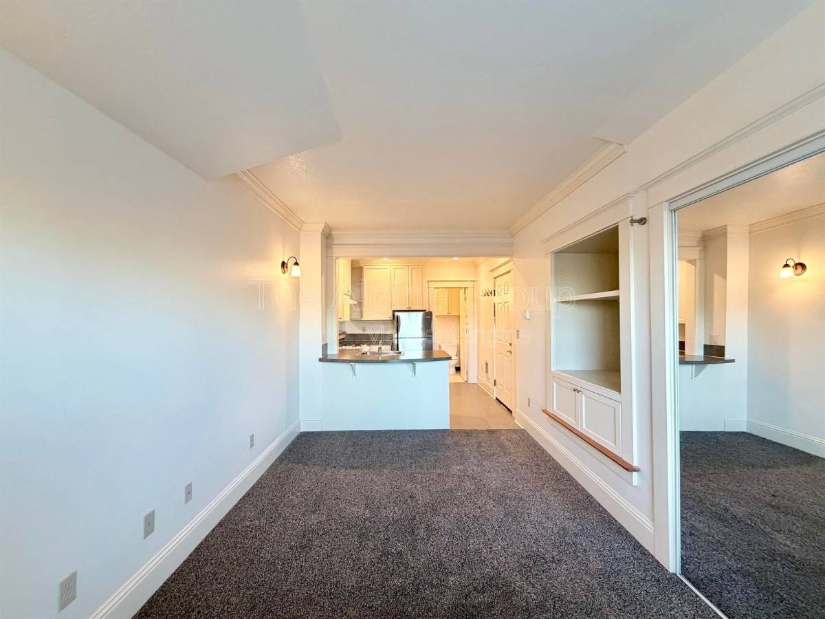 Apartment for rent at 4318 SE Milwaukie Ave #3, Portland, OR 97202