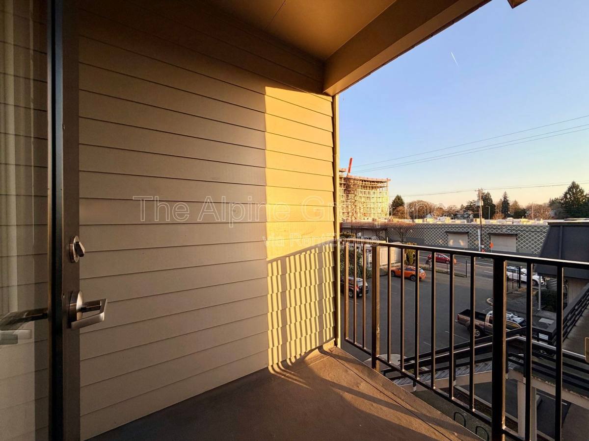 Apartment for rent at 1524 NE 40th Ave #302, Portland, OR 97232