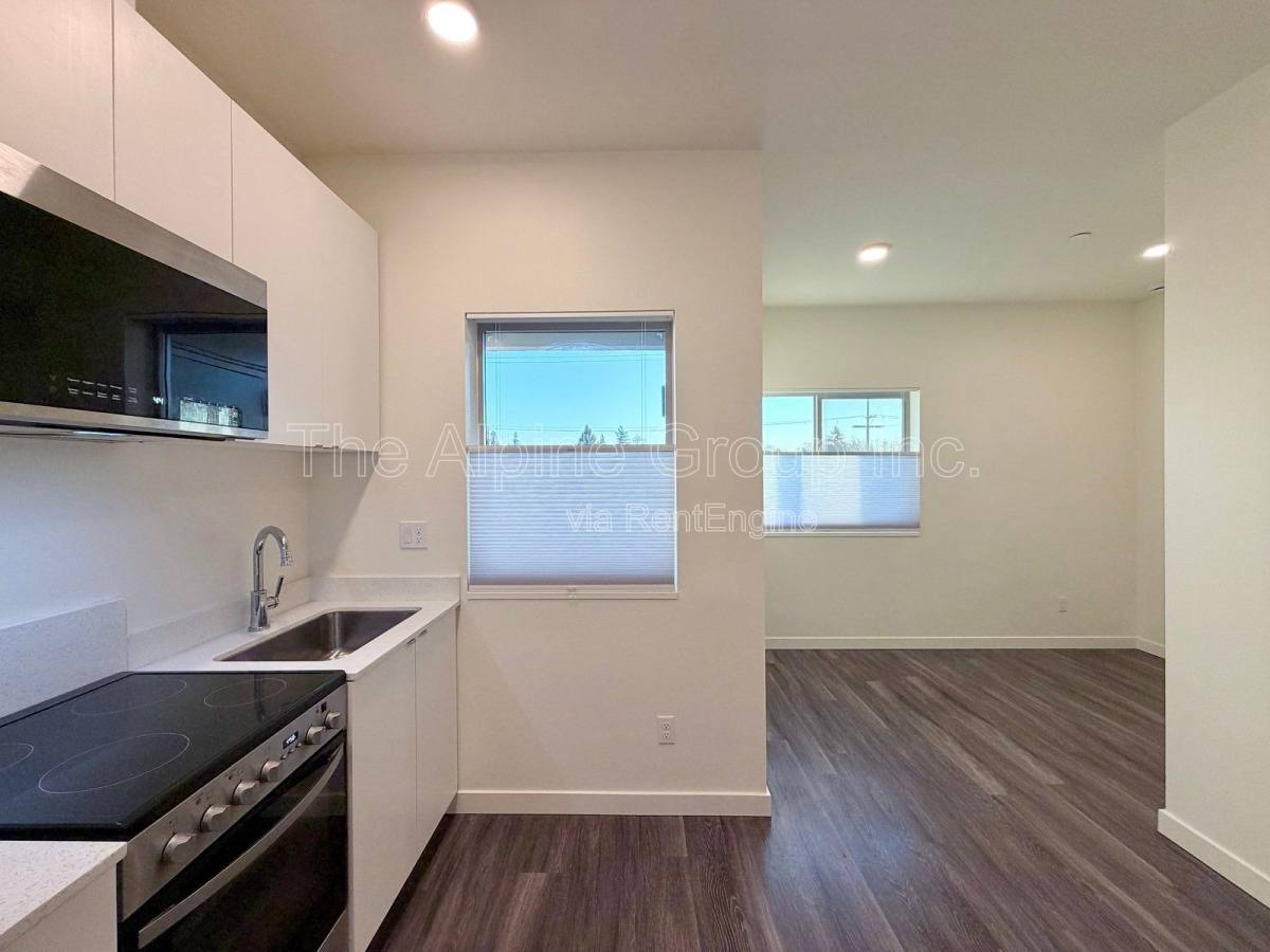 Apartment for rent at 1524 NE 40th Ave #302, Portland, OR 97232
