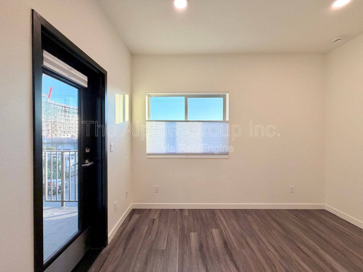 Apartment for rent at 1524 NE 40th Ave #302, Portland, OR 97232